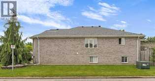 1546 READING STREET | Windsor Ontario | Slide Image Three