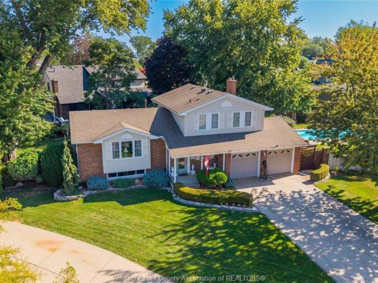 142 JEFFREY PLACE, Tecumseh, Ontario N8N 2Y1