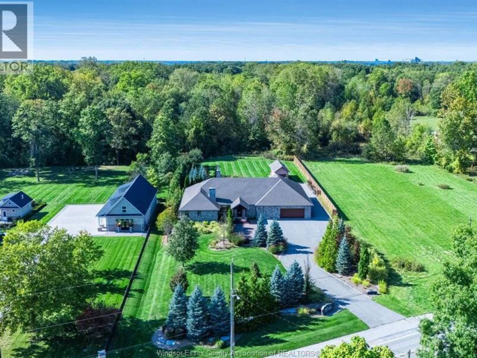 7255 Matchett ROAD, LaSalle, Ontario N9J 2S2