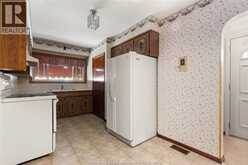 8273 Menard | Windsor Ontario | Slide Image Eight