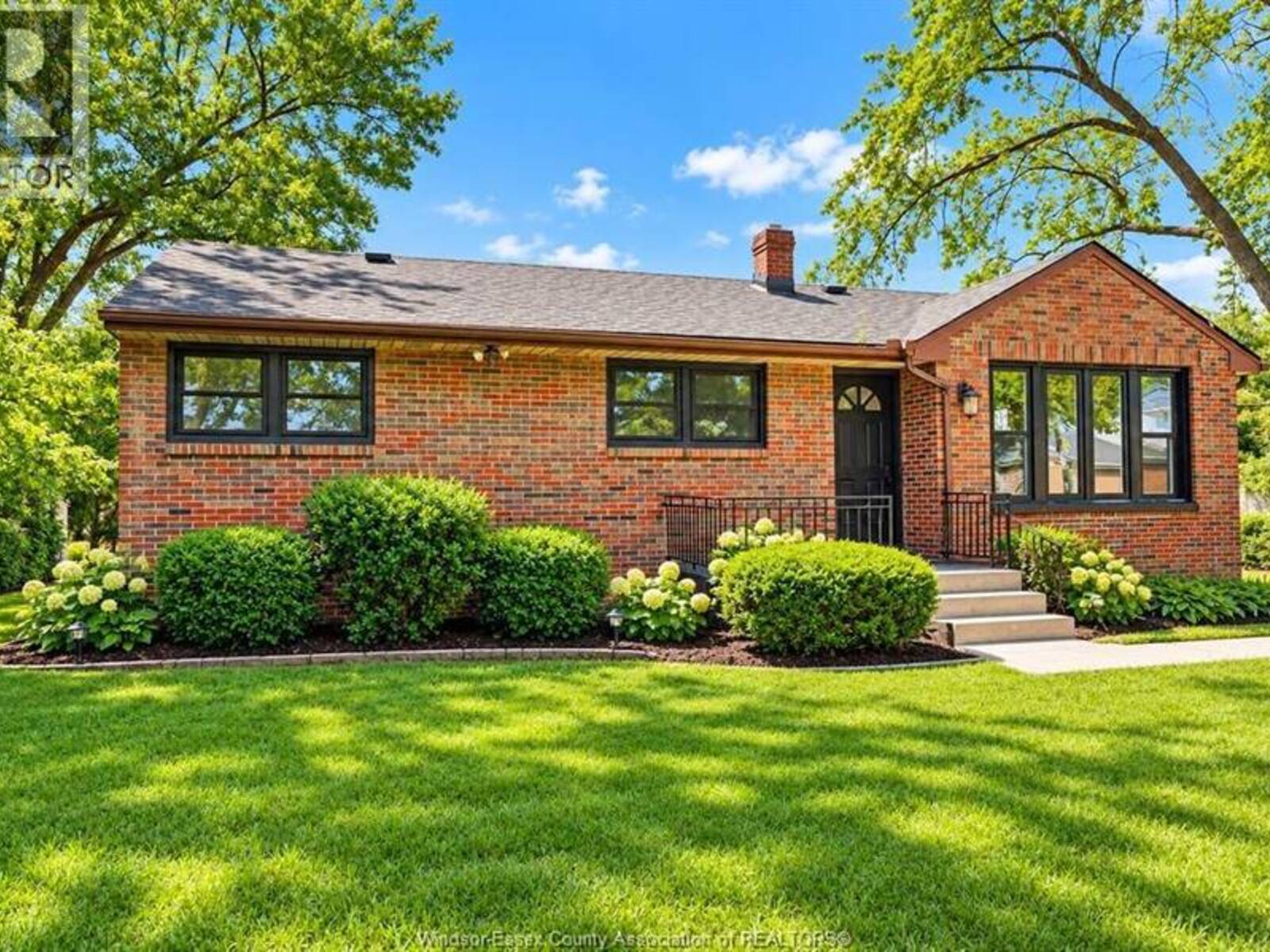 1905 NORFOLK STREET, Windsor, Ontario N9E 1H6