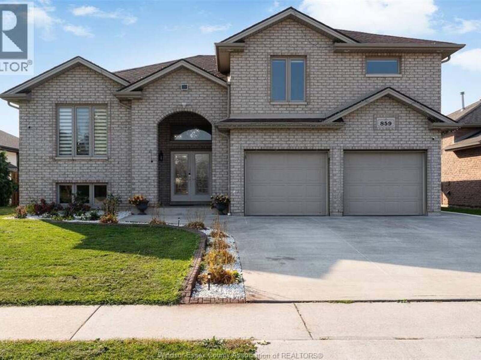 859 SOUTHWOOD DRIVE, Belle River, Ontario N8L 1G1