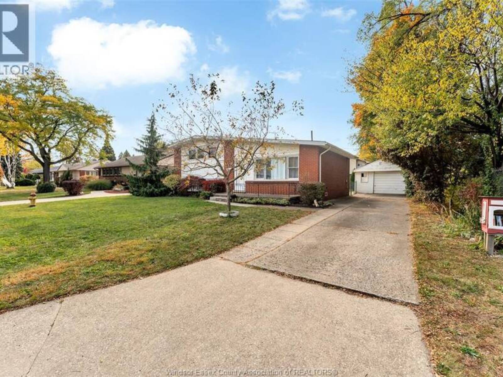 3145 MARK AVENUE, Windsor, Ontario N9E 2W9