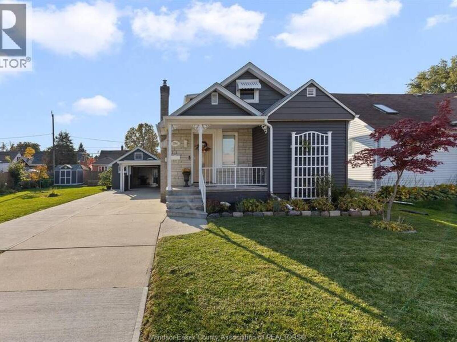 1041 EASTLAWN, Windsor, Ontario N8S 3H8