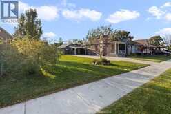 1041 EASTLAWN | Windsor Ontario | Slide Image Four