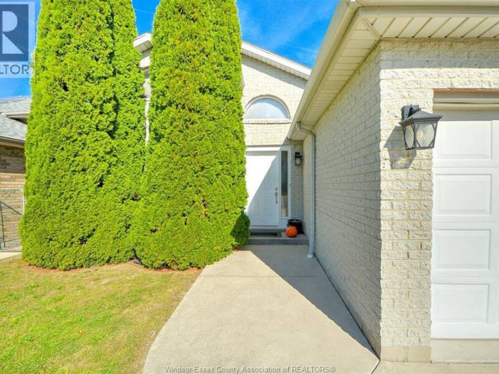836 Dynasty, Windsor, Ontario N9G 2V8