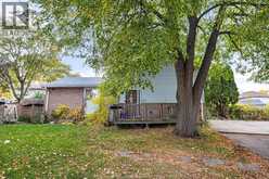 9205 ARNCLIFF | Windsor Ontario | Slide Image Fifteen