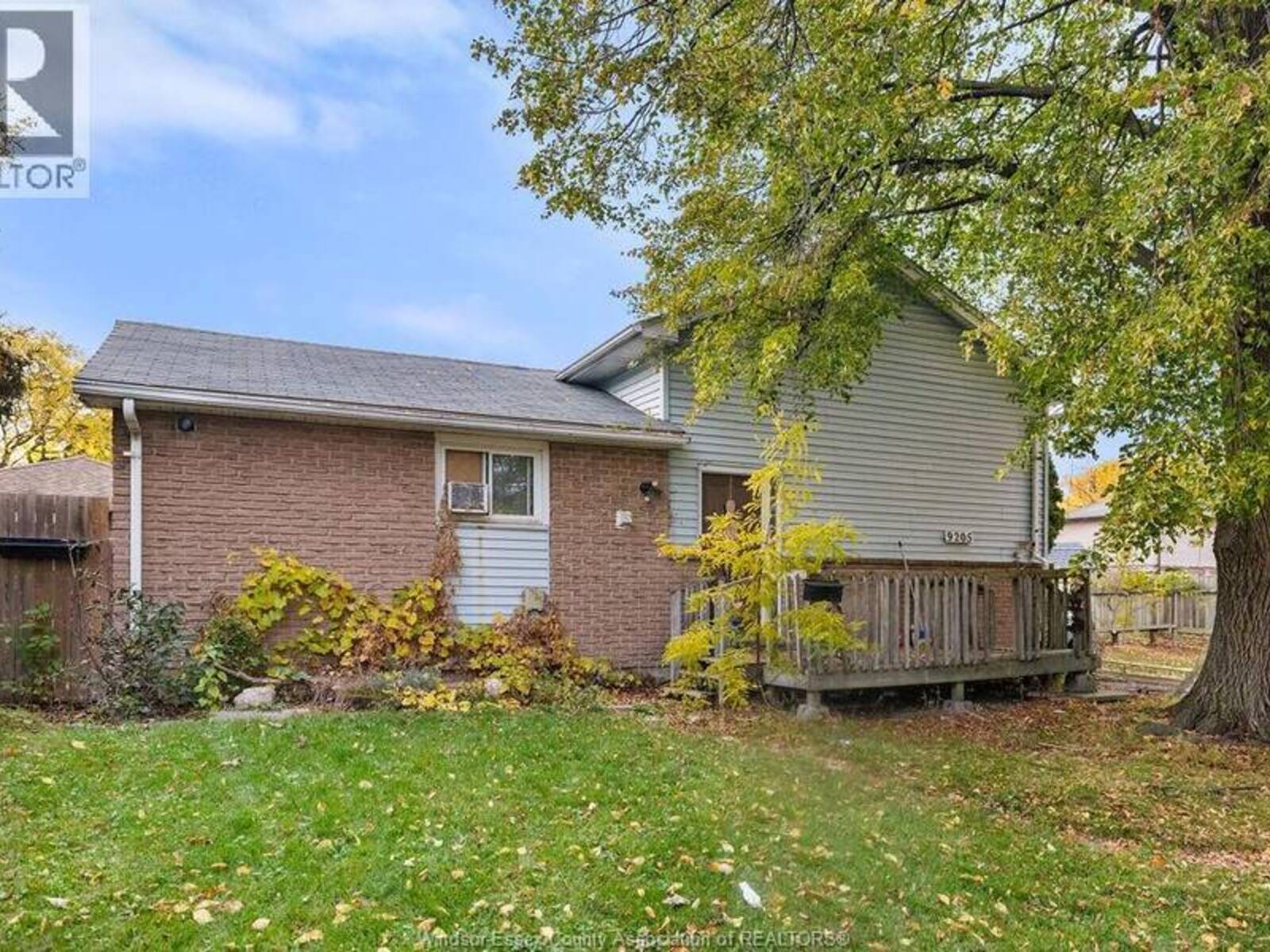 9205 ARNCLIFF, Windsor, Ontario N8S 4J9