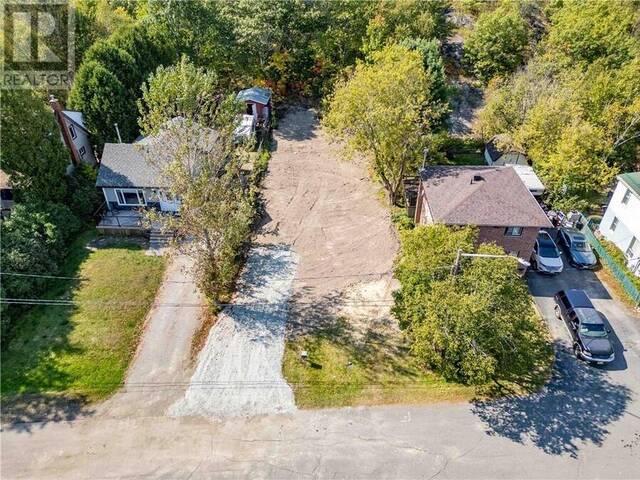 213 Hillsboro Avenue Sudbury Ontario, P3B 3B6