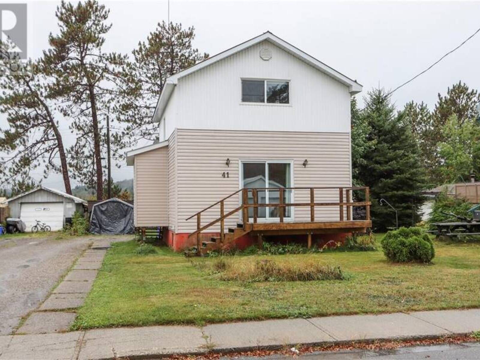 41 First Avenue N, Levack, Ontario P0M 2C0