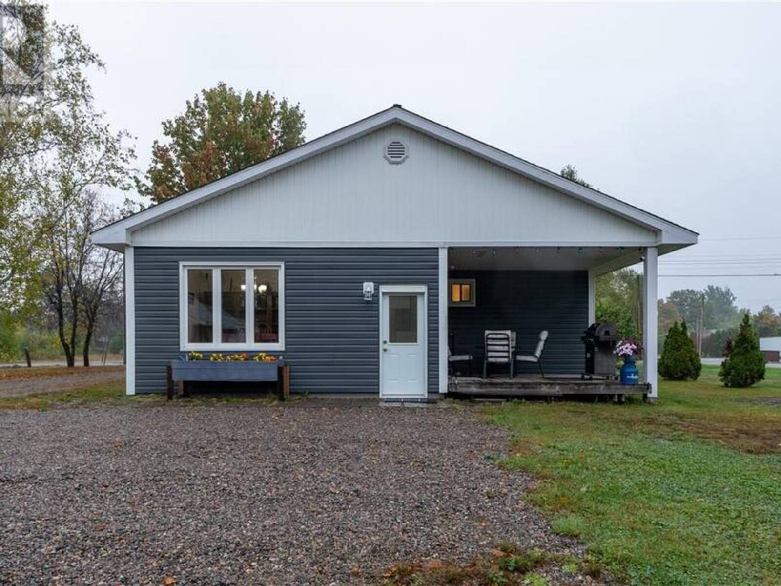 107 Arlington Drive W, Dowling, Ontario P0M 1R0