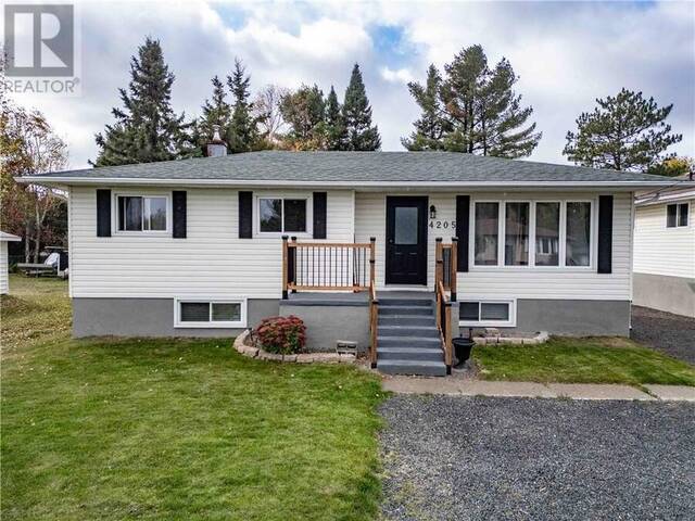 4205 Frost Avenue Hanmer Ontario, P3P 1E3