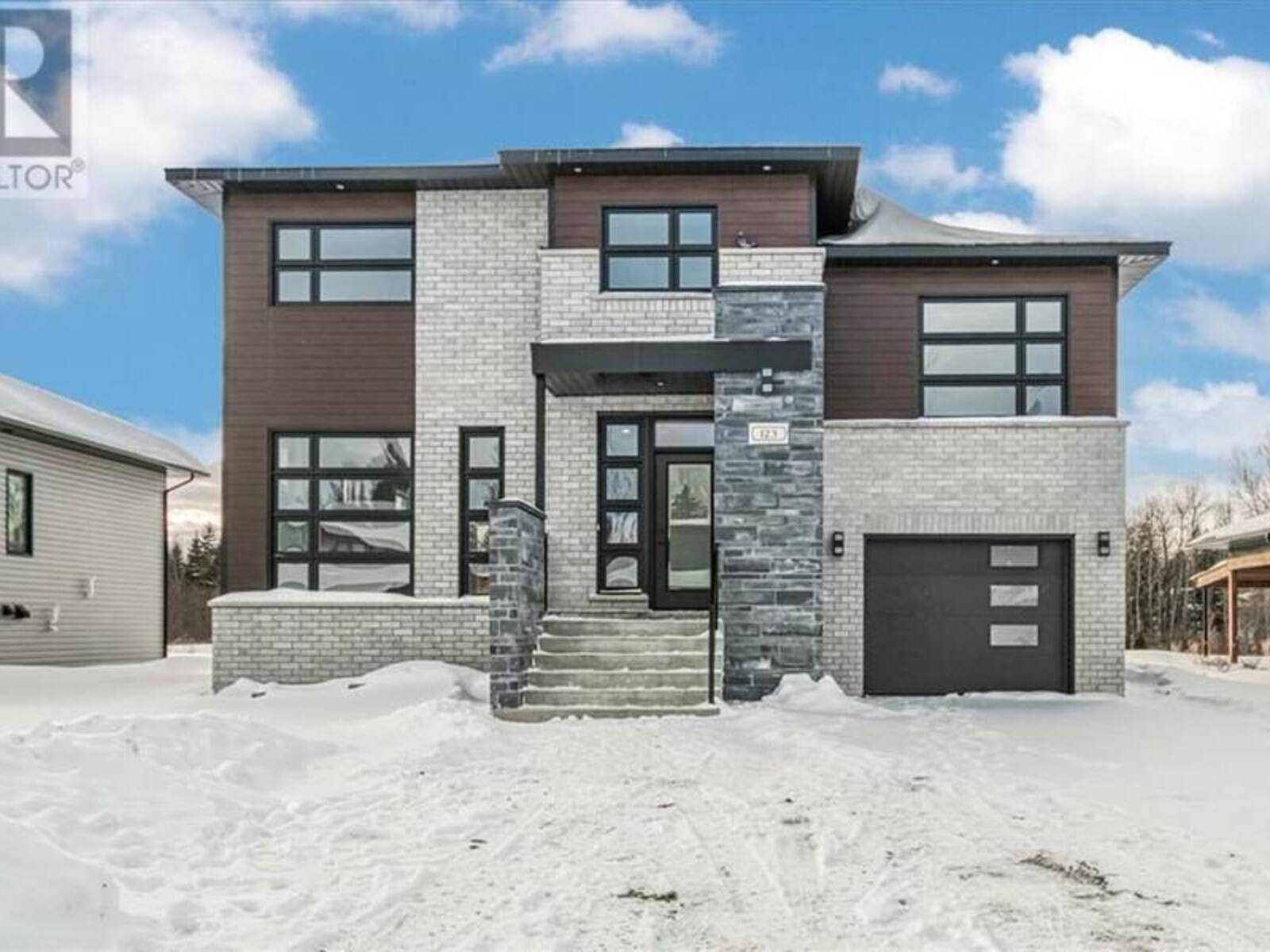 123 Hollybrook Crescent, Greater Sudbury, Ontario P0M 1B0