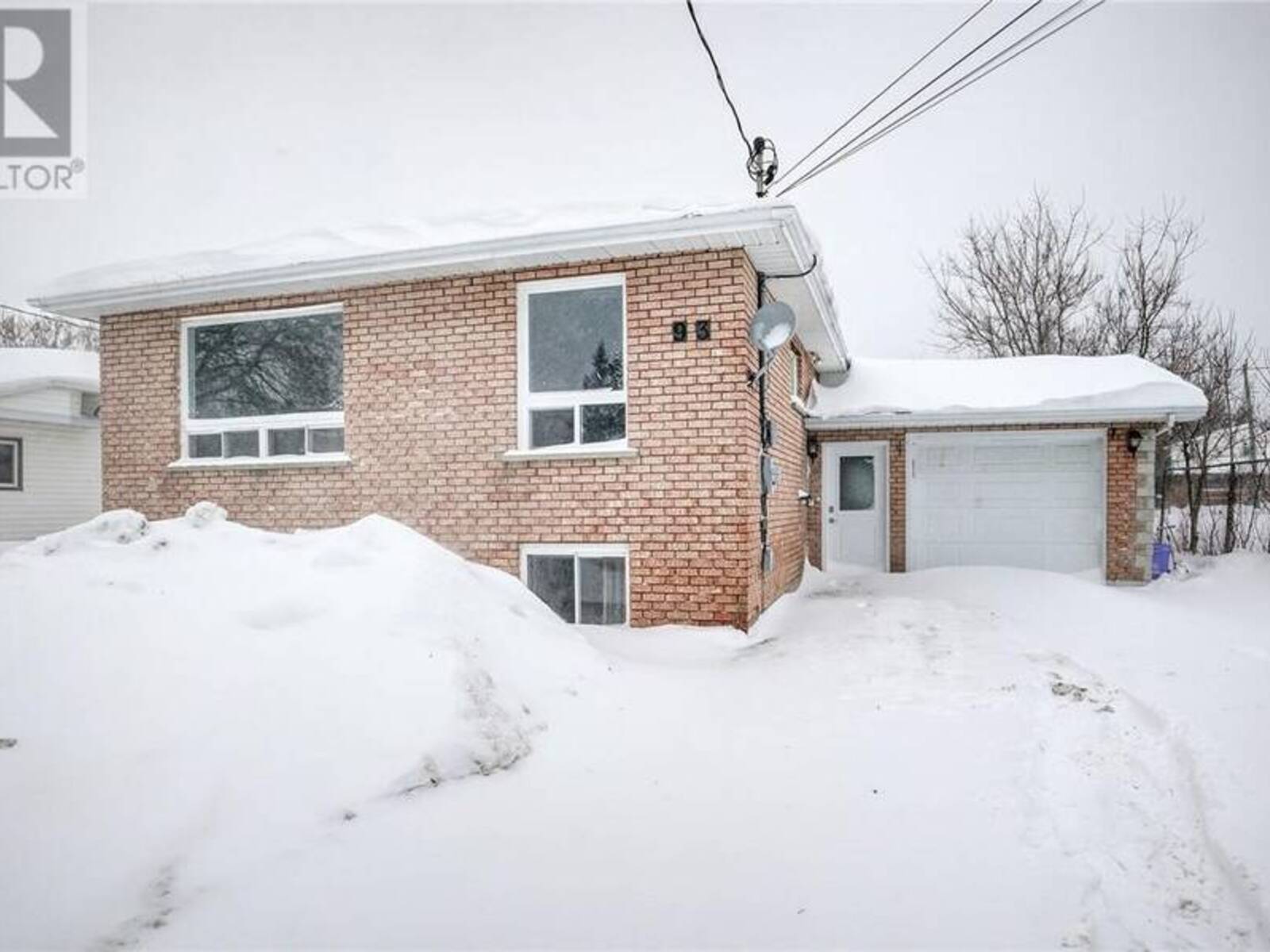 93 Main E, Chelmsford, Ontario P0M 1L0