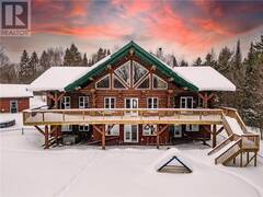 3095 E Memorial Park Drive Powassan Ontario, P0H 1Z0