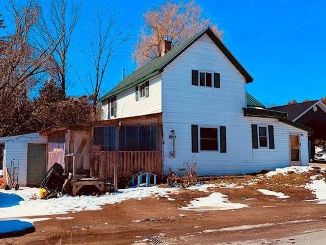 1 Phipps Street Manitoulin Island Ontario, P0P 1H0 - 2 Bedrooms Home For Sale