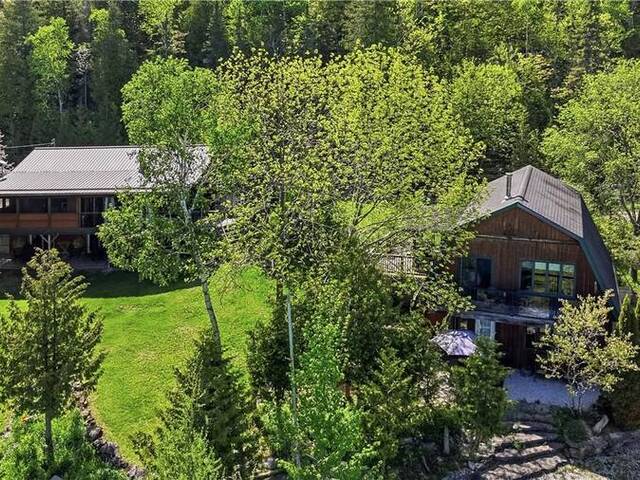 322 Cosby Subd Road Central Manitoulin Ontario, P0P 1S0 - 7 Bedrooms Waterfront Home For sale