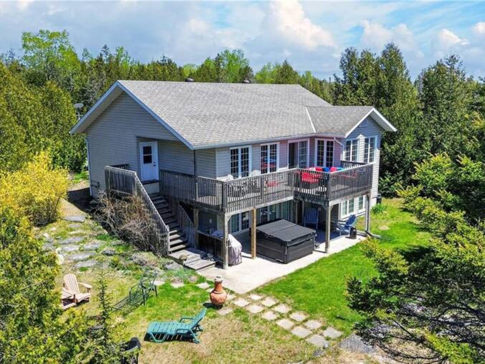 619 Lake Huron Drive, Manitoulin Island, Ontario P0P 2B0