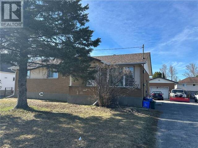 211 Cote Boulevard SW Greater Sudbury Ontario, P3P 1M6 - 5 Bedrooms Home For Sale