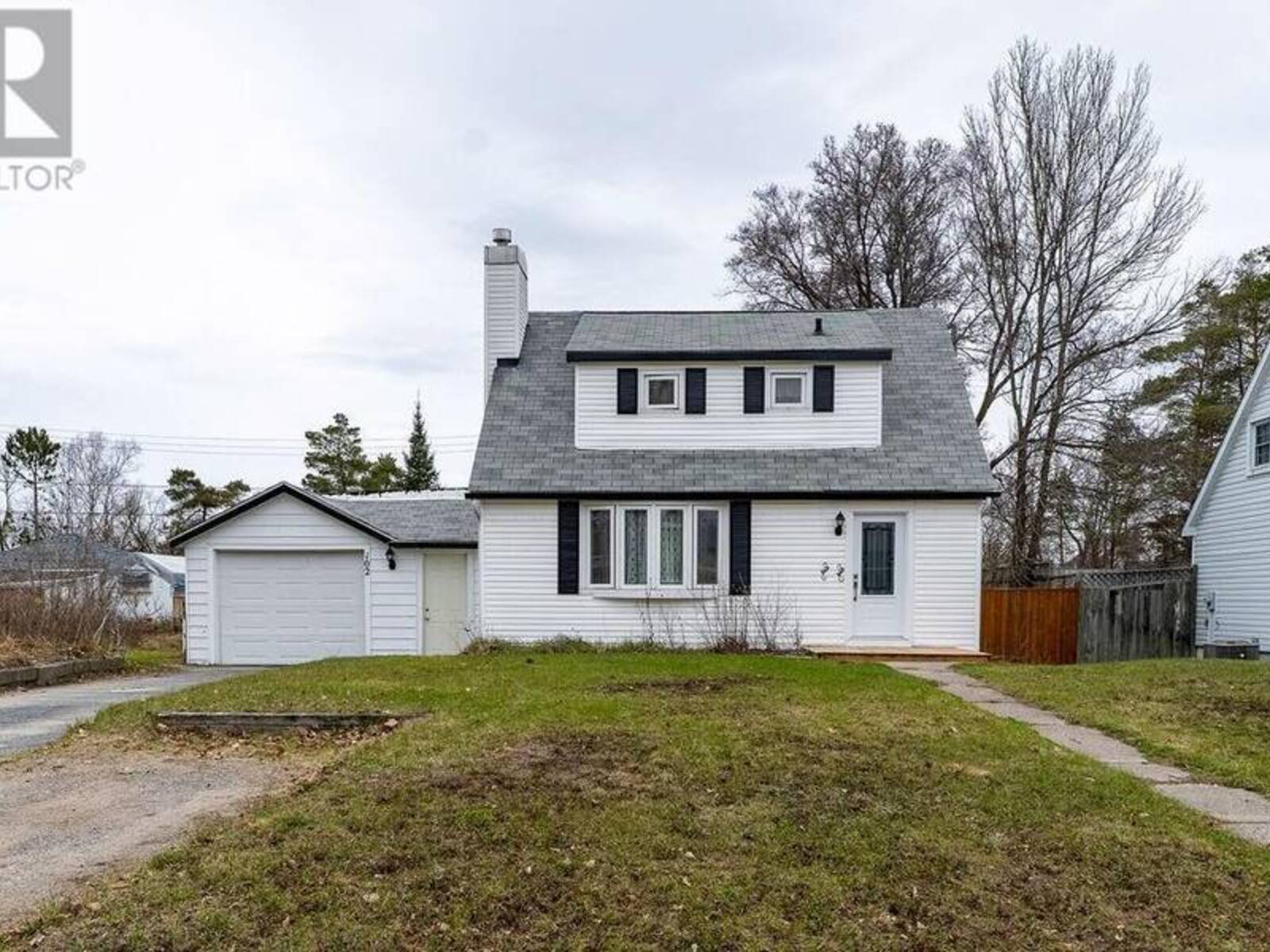 102 Whitney Ave, Espanola, Ontario P5E 1B1