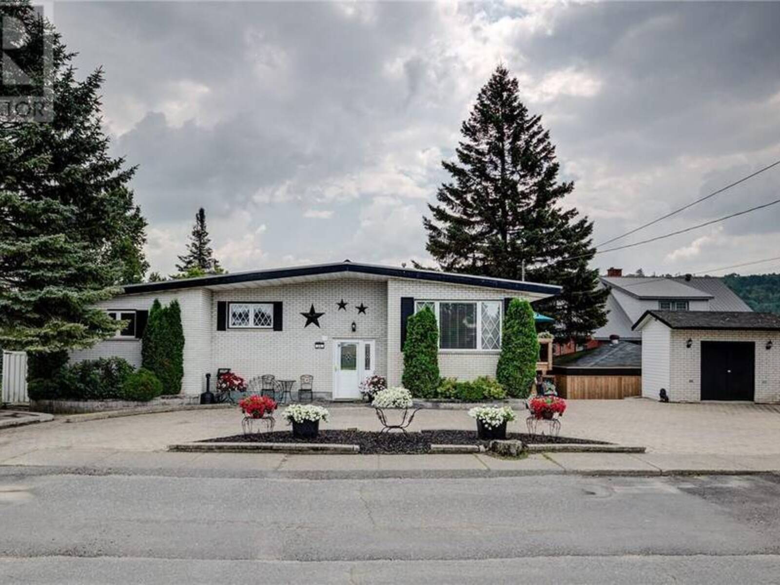 35 CEDAR Street, Greater Sudbury, Ontario P0M 2C0