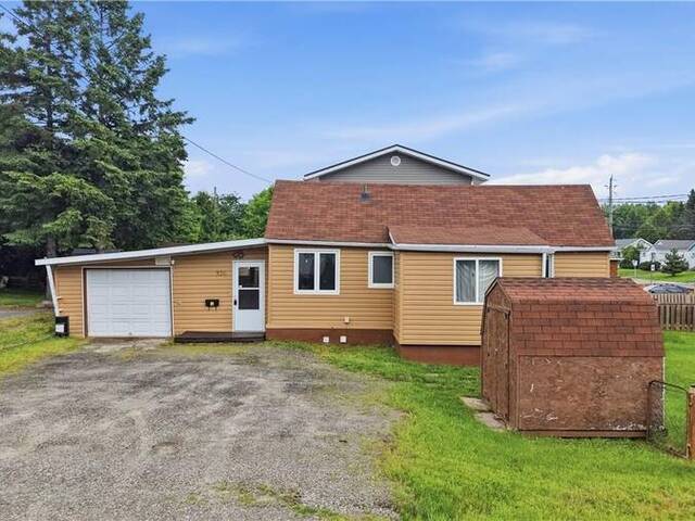 936 Bancroft Drive Greater Sudbury Ontario, P3B 1P9 - 2 Bedrooms Home For Sale