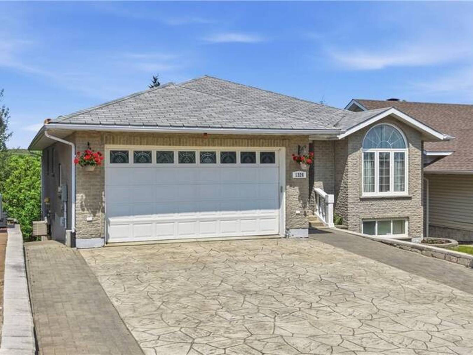 1326 ATTLEE Avenue, Greater Sudbury, Ontario P3A 6A4