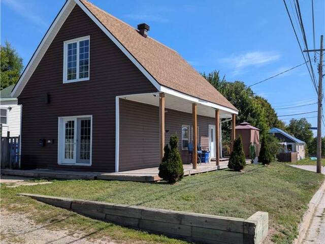 272 Lansdowne North Bay Ontario, P1B 6Y1 - 2 Bedrooms Home For Sale