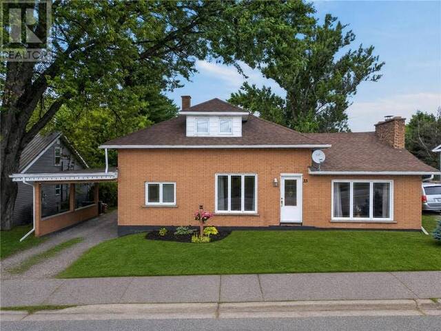 33 Notre Dame Street E French River Ontario, P0M 2N0 - 5 Bedrooms Home For Sale