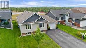 41 Meadowgreen Drive | Greater Sudbury Ontario | Slide Image Two