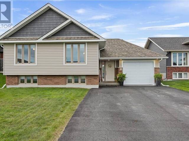 41 Meadowgreen Drive Greater Sudbury Ontario, P3L 0B1 - 3 Bedrooms Home For Sale