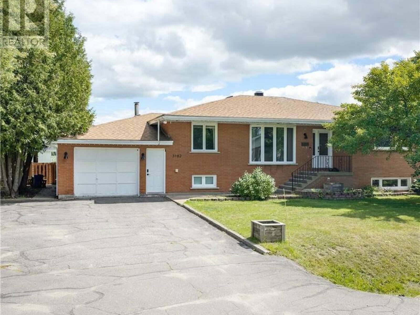 3182 Leo Avenue, Val Caron, Ontario P3N 1B7