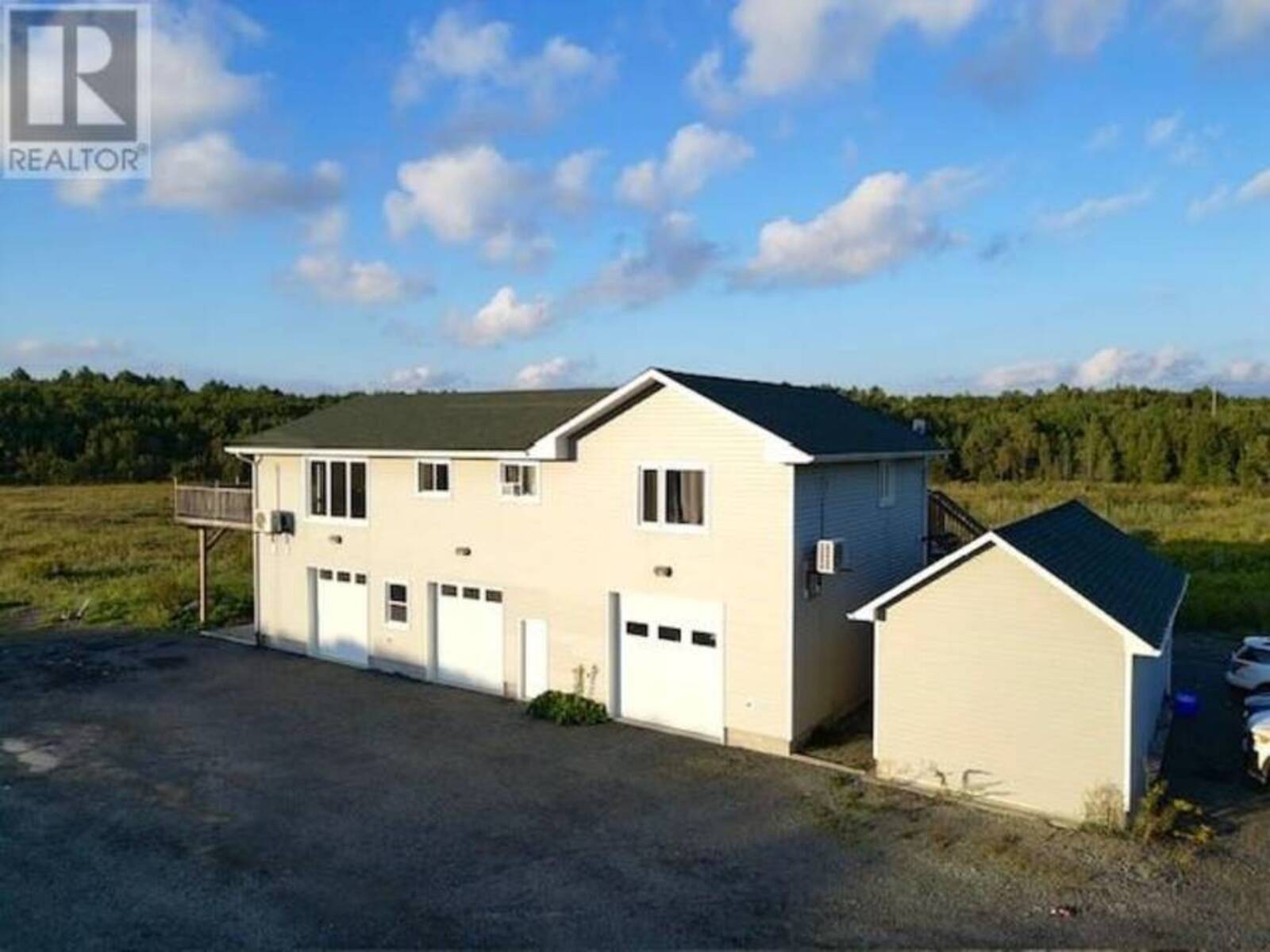 3327 Long Lake Road, Greater Sudbury, Ontario P3G 1N4