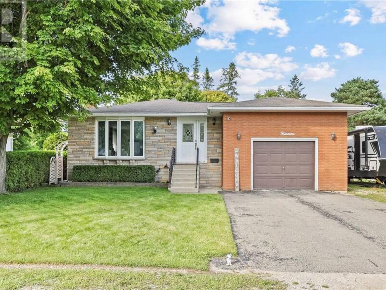 14 VANKOUGHNET Street W, Manitoulin Island, Ontario P0P 1K0