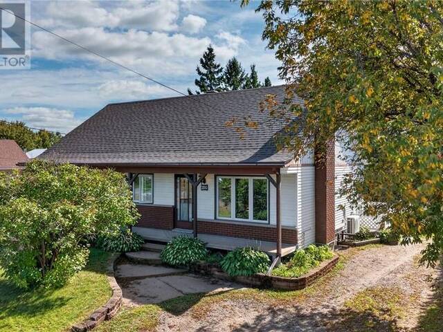 200 Main Street Chelmsford Ontario, P0M 1L0 - 5 Bedrooms Home For Sale