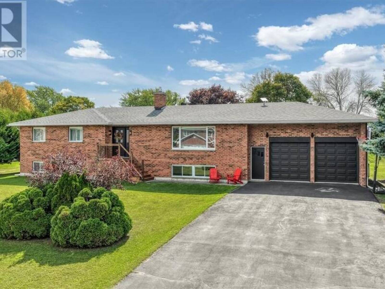 79 Meredith Street W, Manitoulin Island, Ontario P0P 1K0