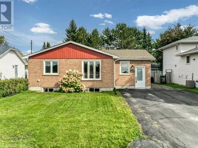 4474 Tate Boulevard Greater Sudbury Ontario, P3P 1S8 - 6 Bedrooms Home For Sale