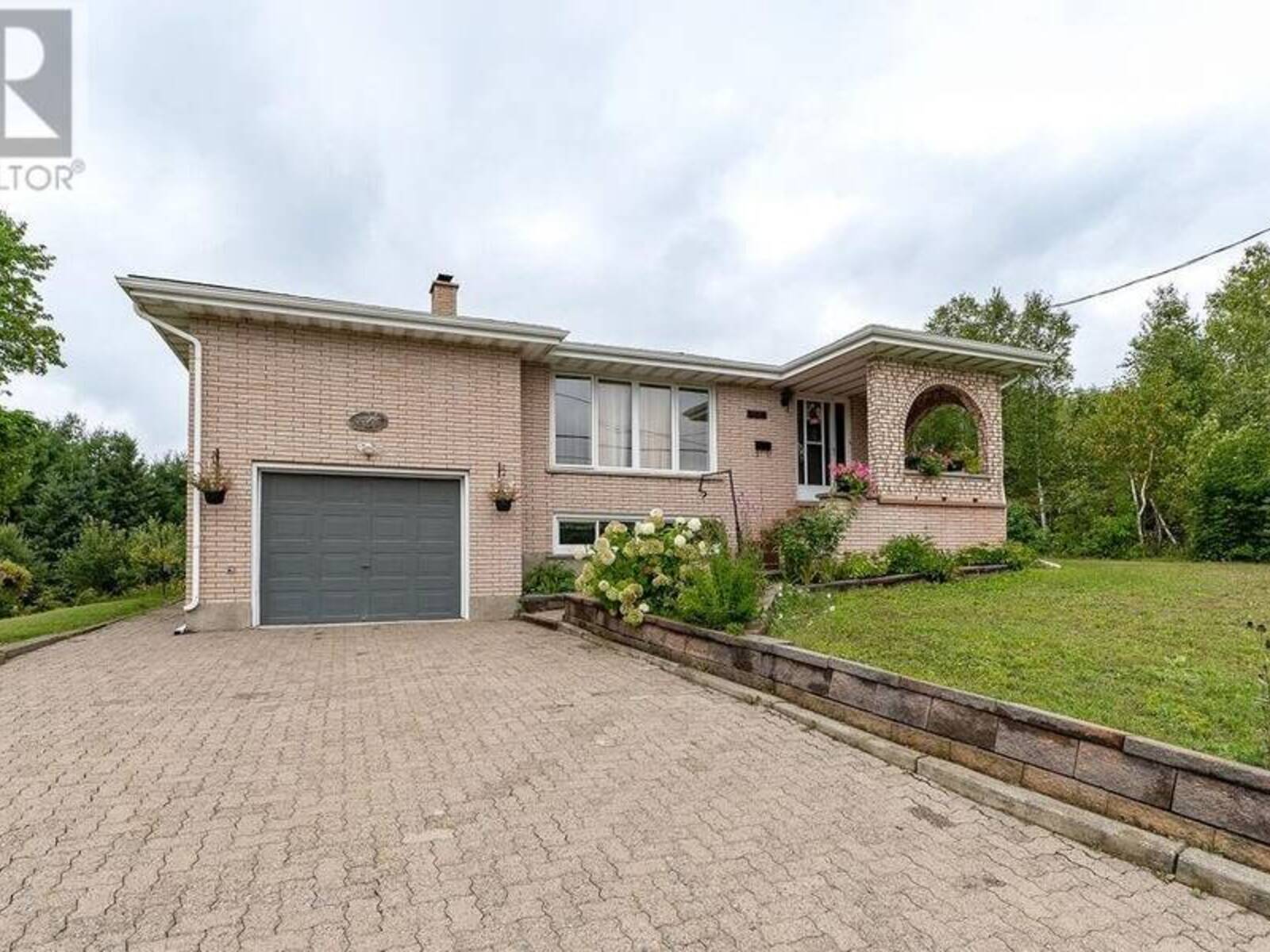 3166 Algonquin Road, Greater Sudbury, Ontario P3E 4X4