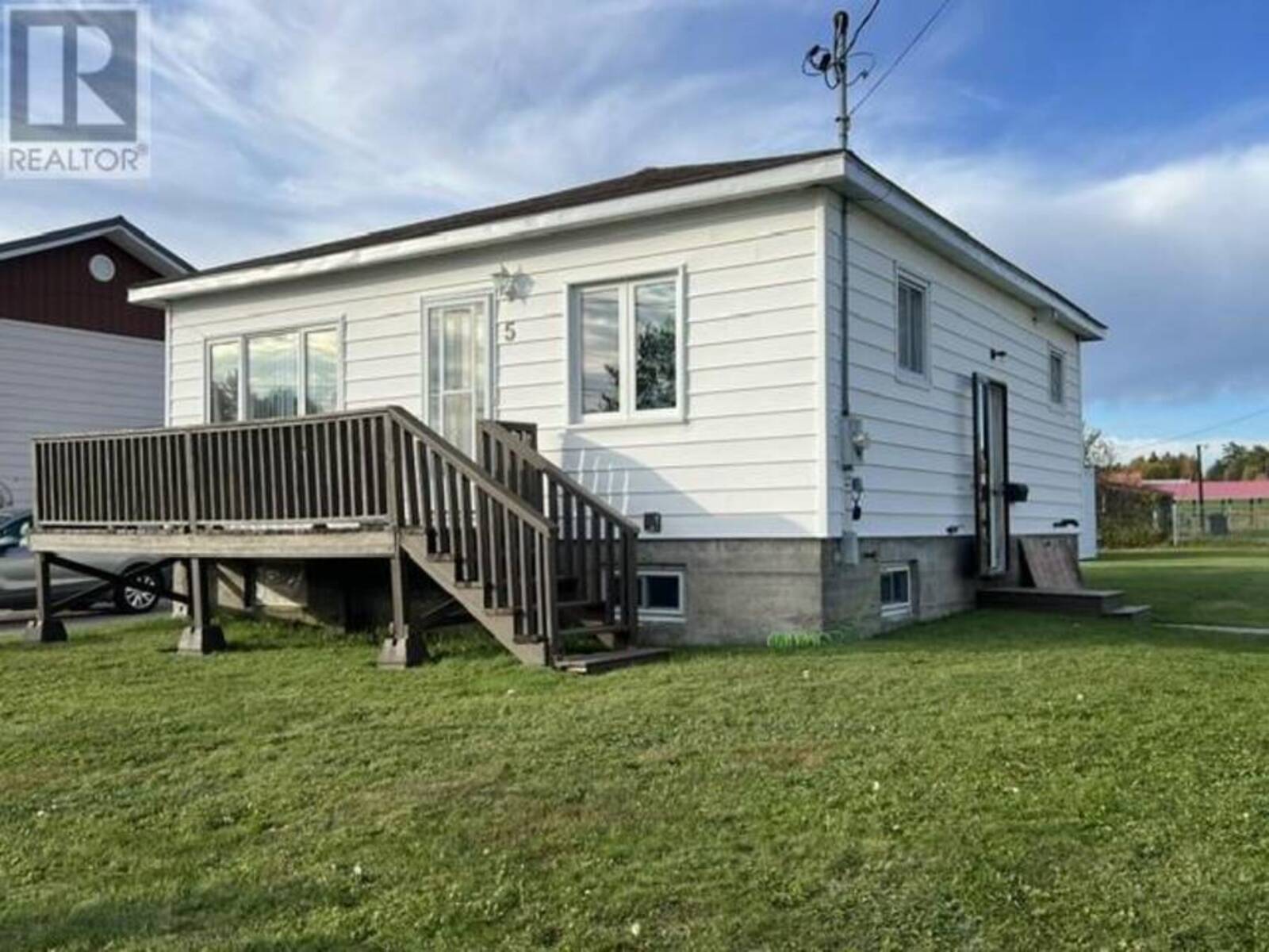 5 Stanhope Avenue, Markstay-Warren, Ontario P0H 2N0