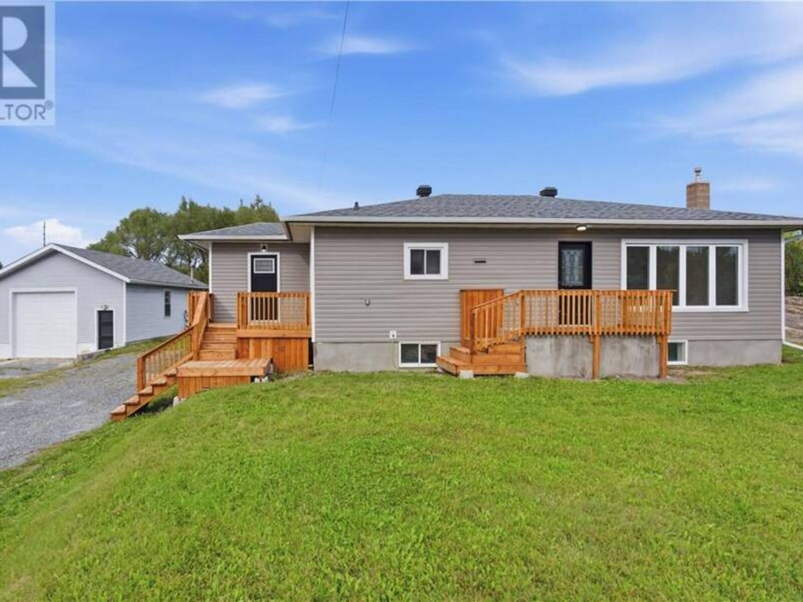 906 Goodview Road, Greater Sudbury, Ontario P3G 1B5