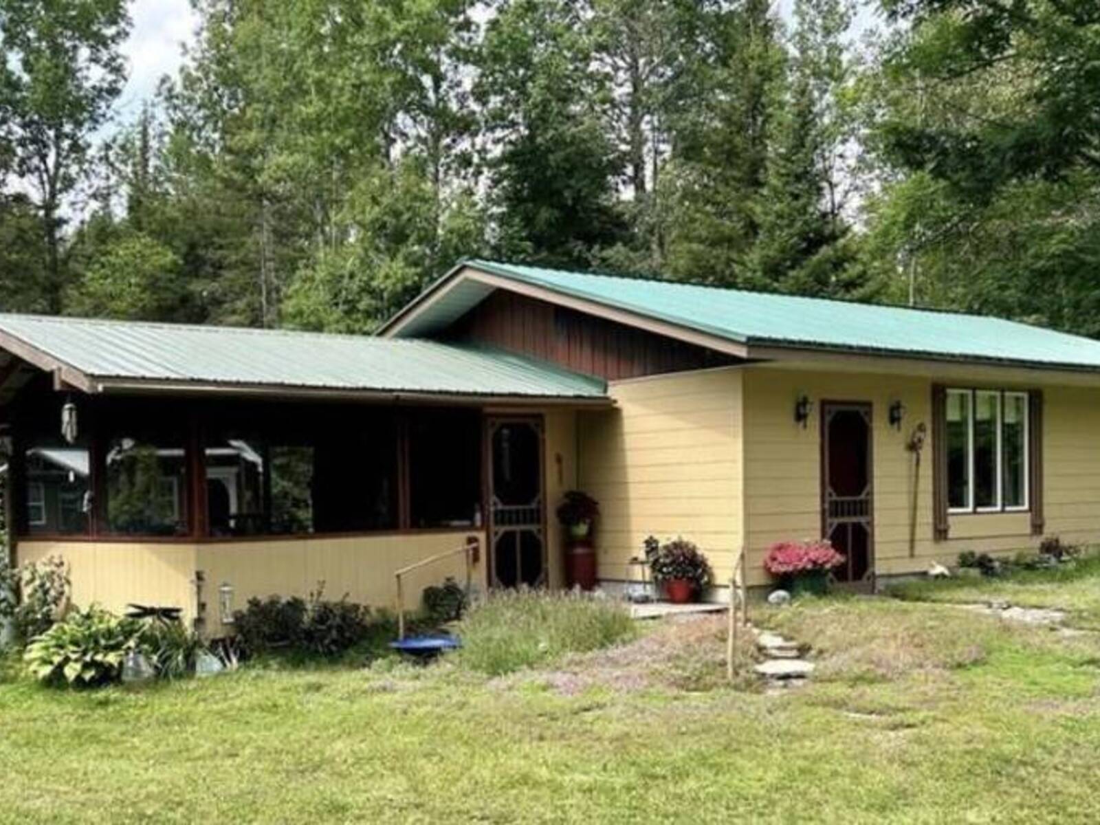 26 Cooper Court, Manitoulin Island, Ontario P0P 1N0