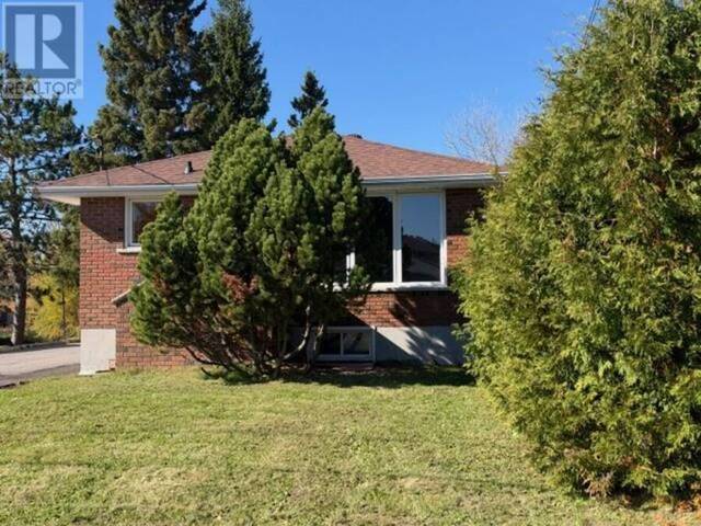195 Donald Street Greater Sudbury Ontario, P3Y 1H9 - 4 Bedrooms Home For Sale