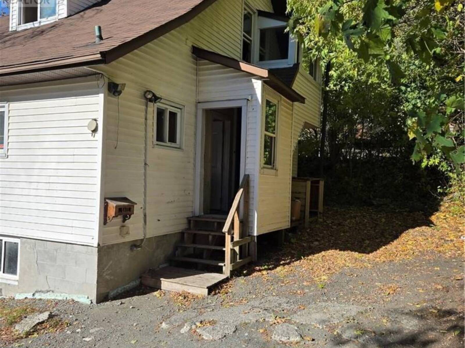 14 Fairview Avenue, Greater Sudbury, Ontario P3B 2N1