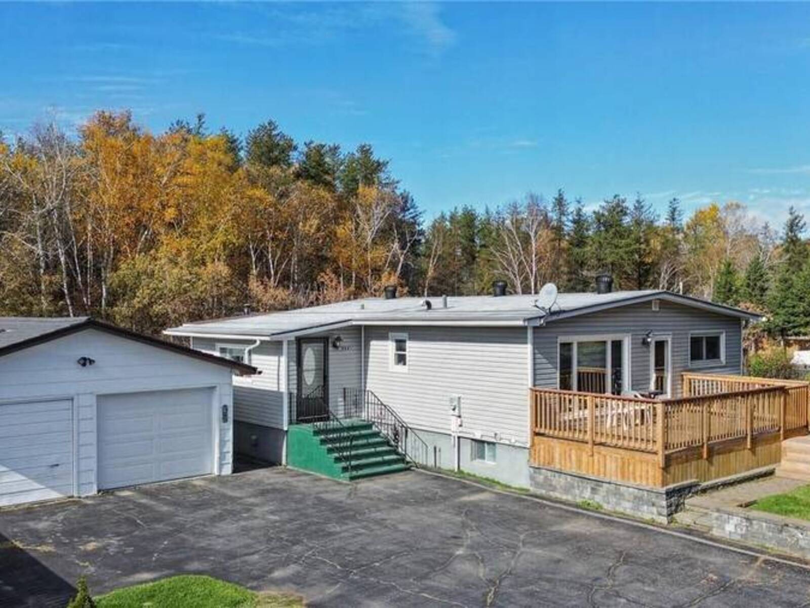 3261 Elm Street, Val Caron, Ontario P3N 1G1
