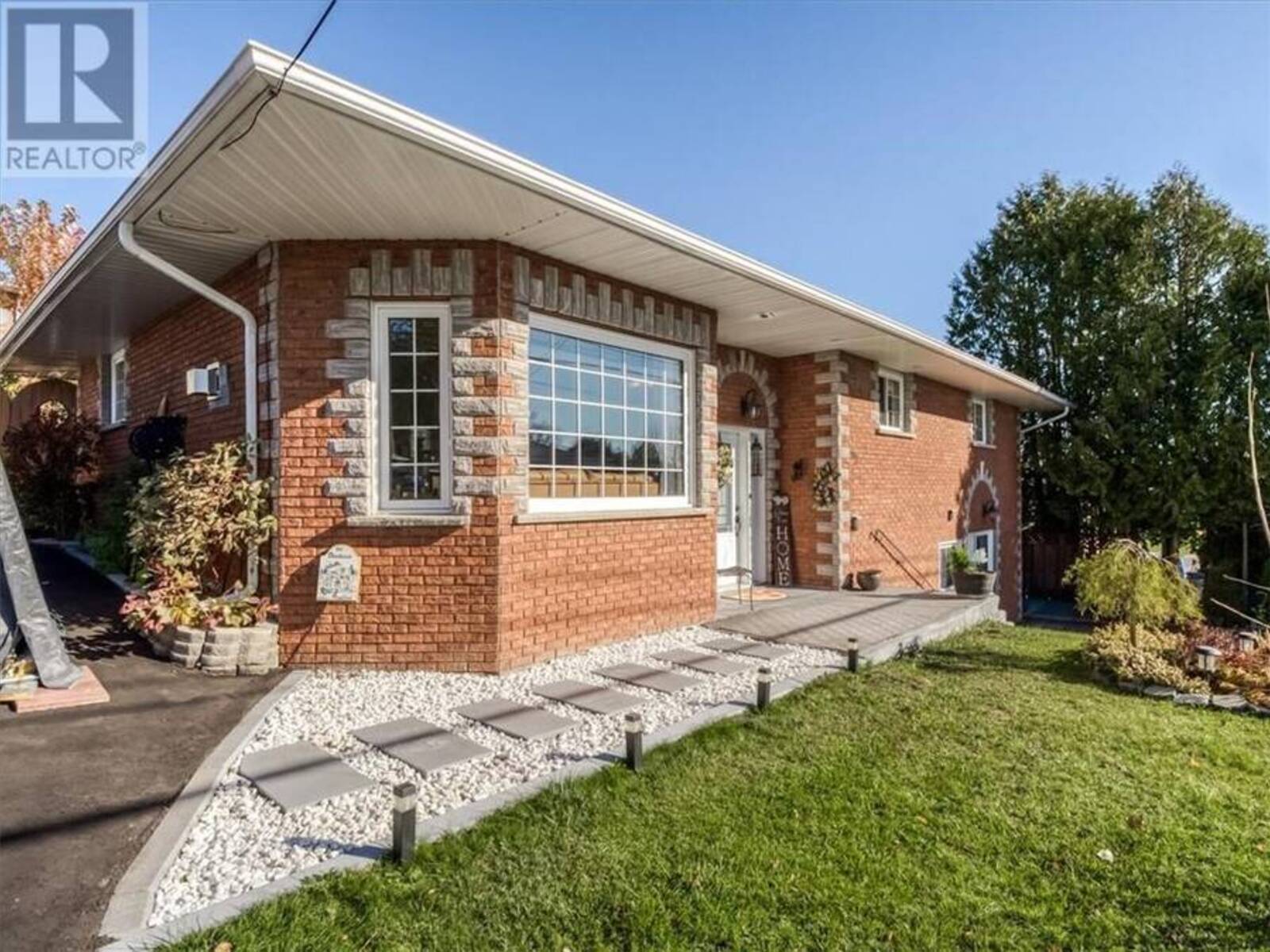 87 Main Street W, Chelmsford, Ontario P0M 1L0