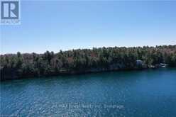 C CLUB ISLAND | Leeds and the Thousand Islands Ontario | Slide Image Six