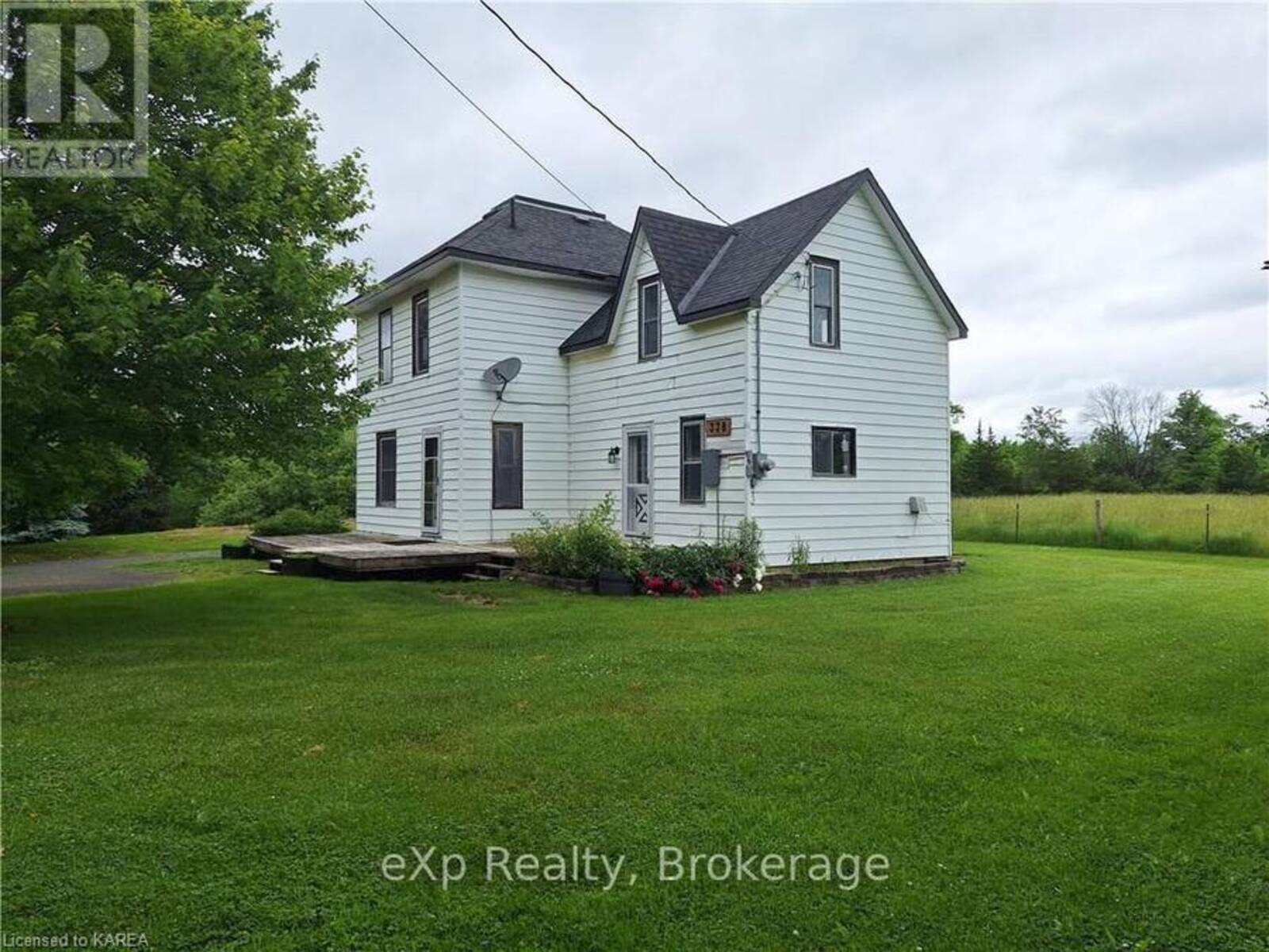 338 BURRIDGE ROAD, South Frontenac, Ontario K0H 1T0