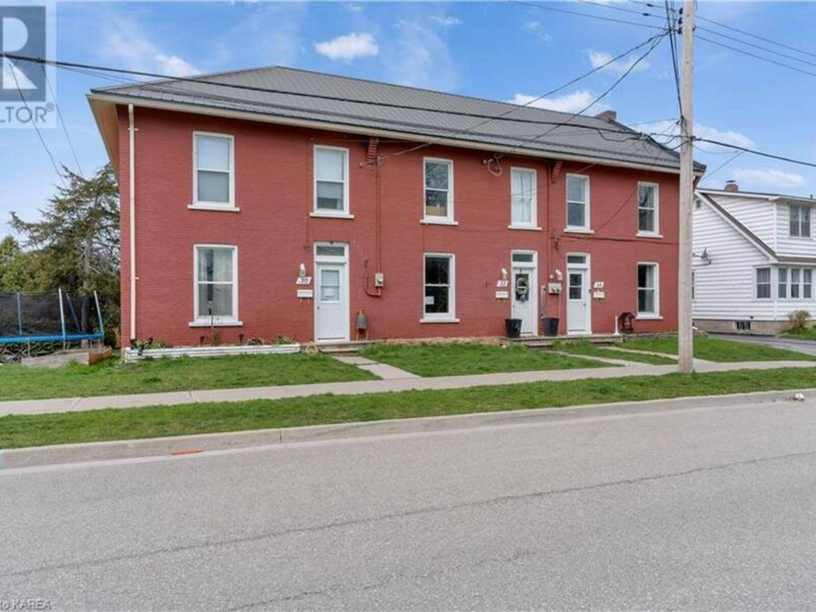 30-32-34 VICTORIA Avenue, Gananoque, Ontario K7G 2R8