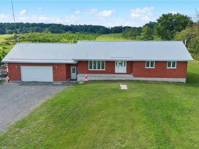 523 COUNTY ROAD 2 E Gananoque Ontario, K7G 2V4