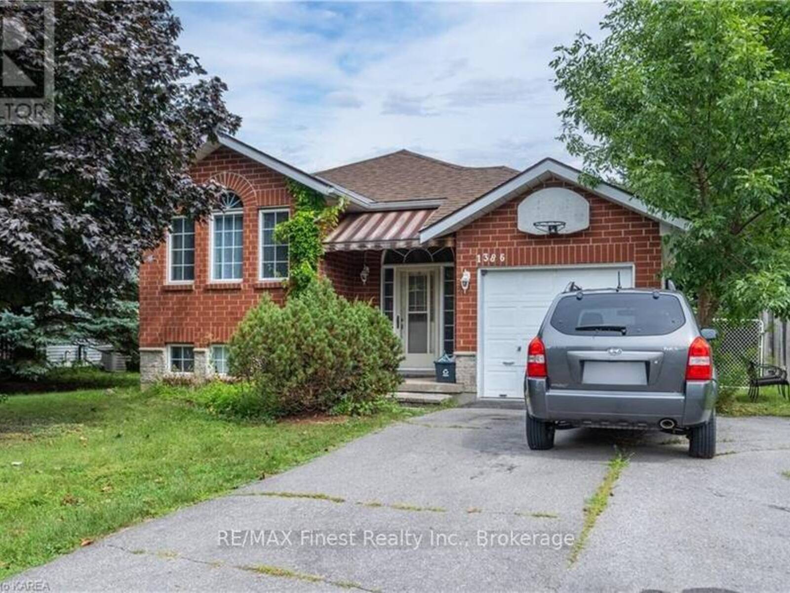 1386 BRACKENWOOD CRESCENT, Kingston, Ontario K7P 2W4